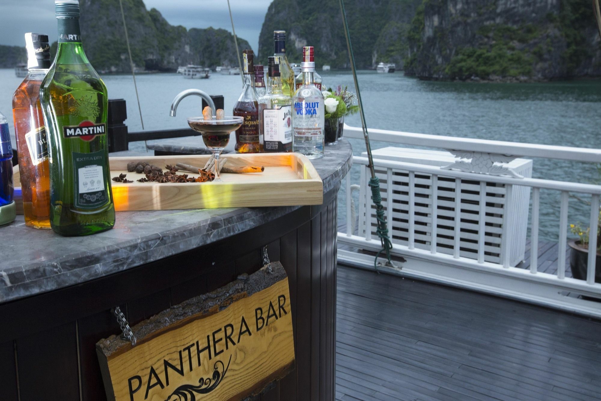 Hera Boutique Cruise Ha Long Bay Eksteriør bilde